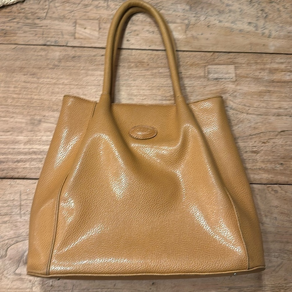 Vintage Tod’s Camel Leather Shoulder Bag – Perfect Neutral